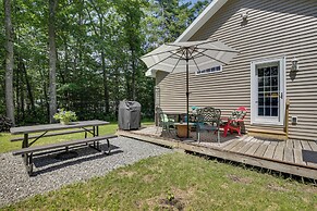 Maine Cottage w/ Dock & Kayaks, Near Augusta!