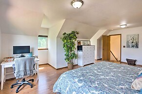 51 Mi to Mt Rainier: Mtn-view Escape on 8 Acres!