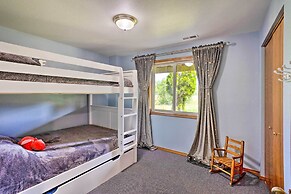 51 Mi to Mt Rainier: Mtn-view Escape on 8 Acres!