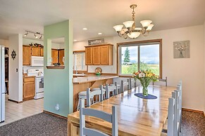 51 Mi to Mt Rainier: Mtn-view Escape on 8 Acres!