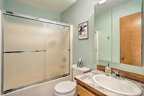 51 Mi to Mt Rainier: Mtn-view Escape on 8 Acres!