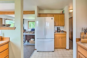 51 Mi to Mt Rainier: Mtn-view Escape on 8 Acres!