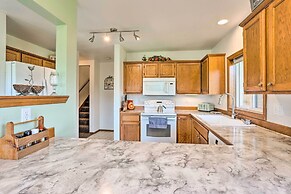 51 Mi to Mt Rainier: Mtn-view Escape on 8 Acres!