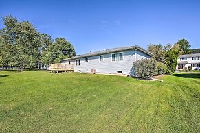 12 Mi to Hersheypark: Family Home w/ Deck!