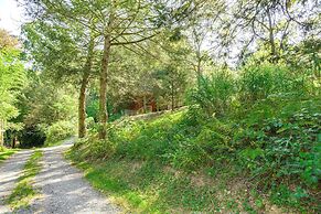 Pet-friendly Delta Cabin w/ Private Hot Tub!