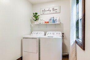 Pet-friendly Delta Cabin w/ Private Hot Tub!