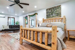 Pet-friendly Delta Cabin w/ Private Hot Tub!