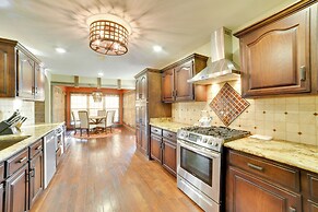 Peaceful Big Sandy Home w/ Deck on Kentucky Lake!