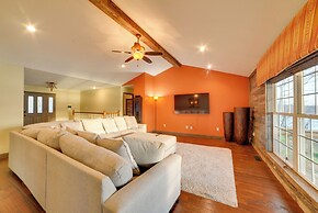 Peaceful Big Sandy Home w/ Deck on Kentucky Lake!
