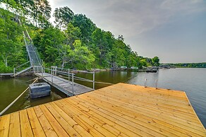 Peaceful Big Sandy Home w/ Deck on Kentucky Lake!
