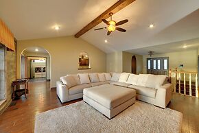 Peaceful Big Sandy Home w/ Deck on Kentucky Lake!