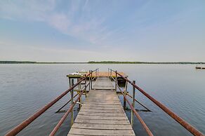 Peaceful Big Sandy Home w/ Deck on Kentucky Lake!