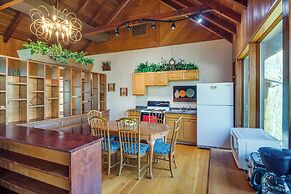 'ledge Lodge' Burkesville Getaway: Pool & Views!