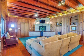 'ledge Lodge' Burkesville Getaway: Pool & Views!
