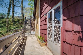 'ledge Lodge' Burkesville Getaway: Pool & Views!