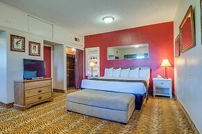 'ledge Lodge' Burkesville Getaway: Pool & Views!