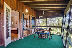 'ledge Lodge' Burkesville Getaway: Pool & Views!