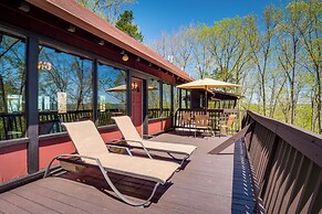 'ledge Lodge' Burkesville Getaway: Pool & Views!
