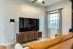 Modern Indianapolis Home < 2 Mi to Downtown!