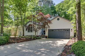 2 Mi to Golf: Retreat w/ Hot Tub in Ocean Pines