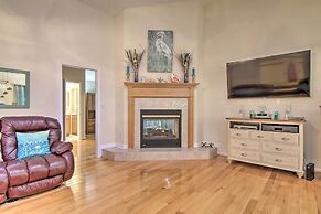 2 Mi to Golf: Retreat w/ Hot Tub in Ocean Pines