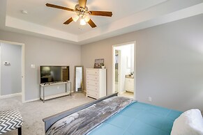 Garden Patio & Fire Pit: Mesquite Home Near Lakes