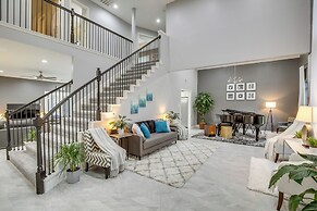 Garden Patio & Fire Pit: Mesquite Home Near Lakes