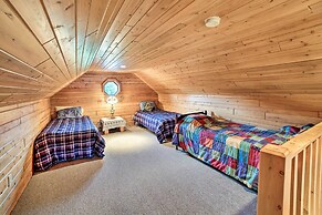 Rapid River Log Cabin w/ Loft on 160 Scenic Acres