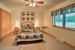Rapid River Log Cabin w/ Loft on 160 Scenic Acres