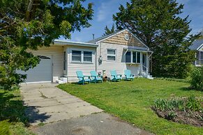 New Jersey Cottage w/ Grill - Short Walk to Beach!