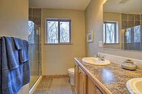 Spacious Buckeye Lake Home w/ Hot Tub & Fire Pit!