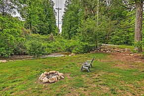 Covered Deck & Fire Pit: Smoky Mountain Cabin