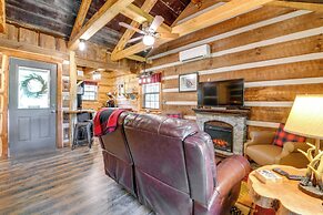 Covered Deck & Fire Pit: Smoky Mountain Cabin