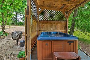 Covered Deck & Fire Pit: Smoky Mountain Cabin