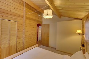 Pine Mountain Club Cabin Rental w/ Pool Access!