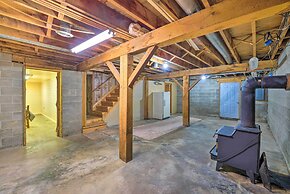 Rustic Zanesville Getaway w/ Expansive Yard!