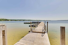 Portage Lake Condo w/ Deck & Pool Access!