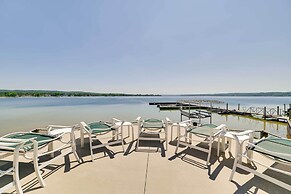 Portage Lake Condo w/ Deck & Pool Access!