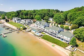 Portage Lake Condo w/ Deck & Pool Access!