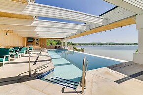 Portage Lake Condo w/ Deck & Pool Access!