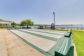 Portage Lake Condo w/ Deck & Pool Access!