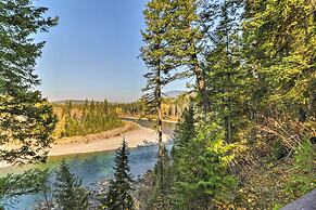 Riverfront Hungry Horse House With Large Deck!