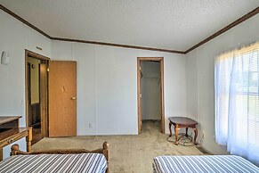 Relaxing Prairie Home, 29 Mi to Starkville!