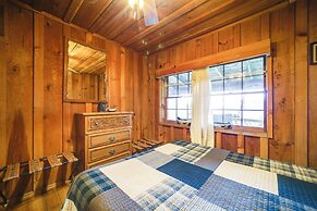 Rustic Maggie Valley Cabin w/ Mountain Views!