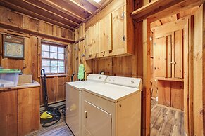 Rustic Maggie Valley Cabin w/ Mountain Views!
