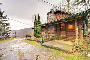 Rustic Maggie Valley Cabin w/ Mountain Views!