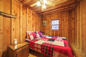 Rustic Maggie Valley Cabin w/ Mountain Views!