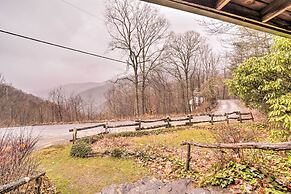 Rustic Maggie Valley Cabin w/ Mountain Views!