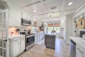 Stunning Oklahoma Home ~ 3 Mi to Spiro Mounds