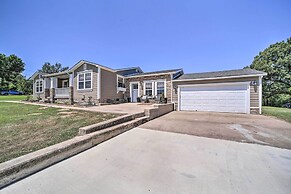 Stunning Oklahoma Home ~ 3 Mi to Spiro Mounds